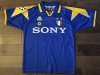 juventus-away-football-shirt-1995-1997-s_6383_1.jpg